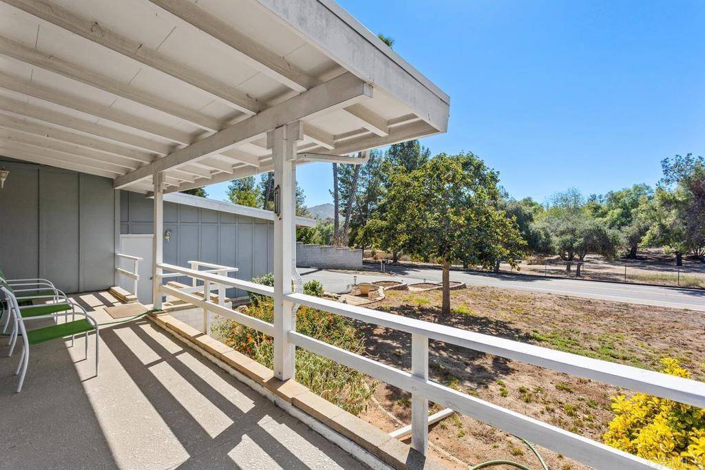 Escondido, CA 92029,2738 Felicita RD