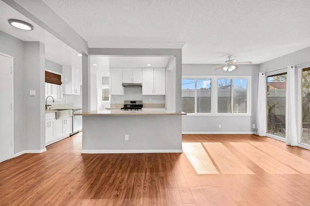 Long Beach, CA 90815,2433 Nipomo AVE