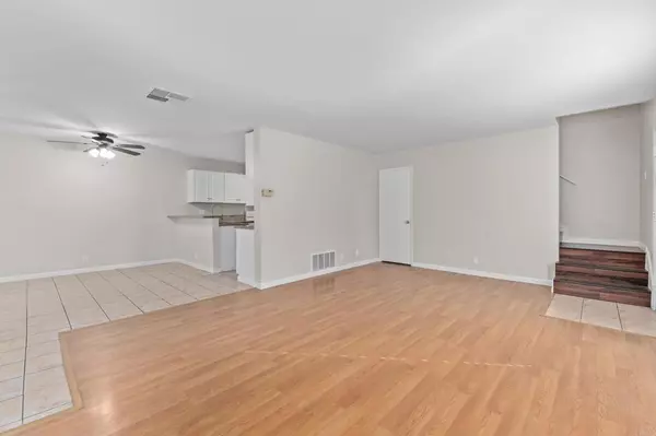 San Diego, CA 92139,2396 Ritva Pl #3