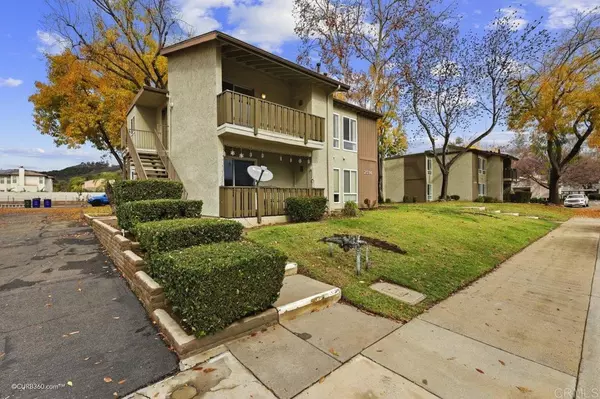 Escondido, CA 92027,2536 White Oak PL #2