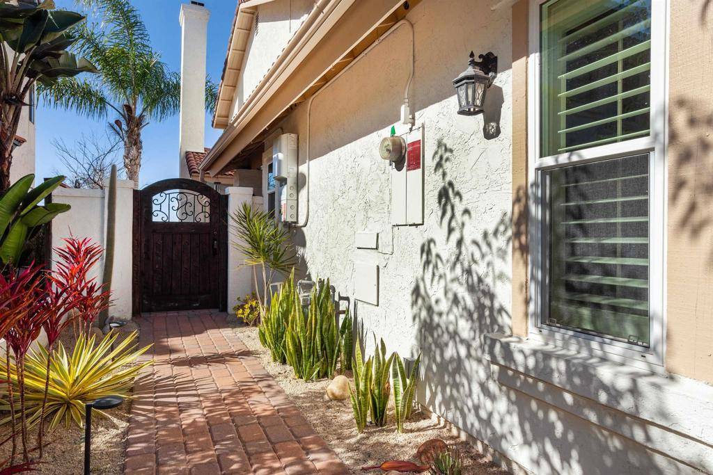 Carlsbad, CA 92010,3664 Harwich DR
