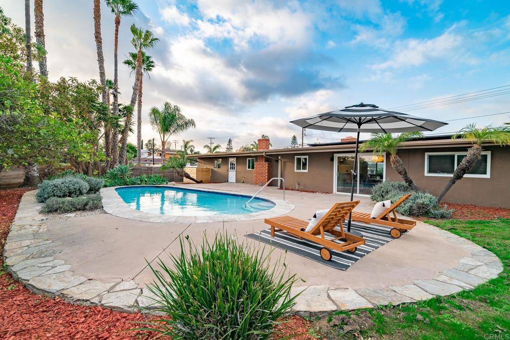 1112 Sunset DR, Vista, CA 92081