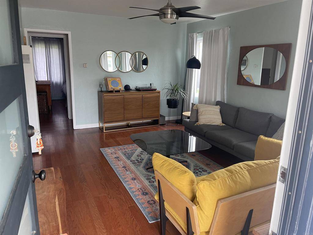 San Diego, CA 92105,5869 Lynn ST
