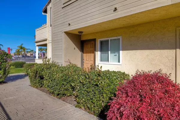 Oceanside, CA 92057,5005 Los Morros Way #8