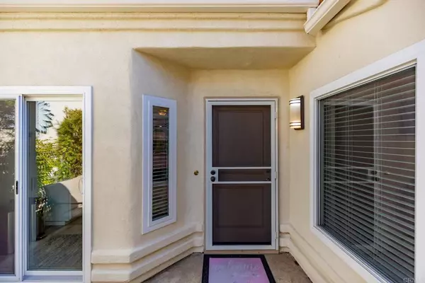 Escondido, CA 92026,9004 Circle R Oaks LN