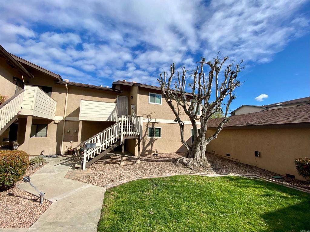 303 Stage Coach Rd, Oceanside, CA 92057