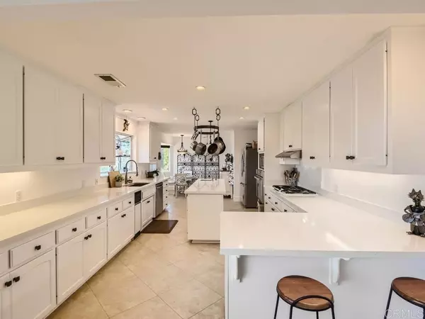 Escondido, CA 92026,28396 Meadow Mesa LN