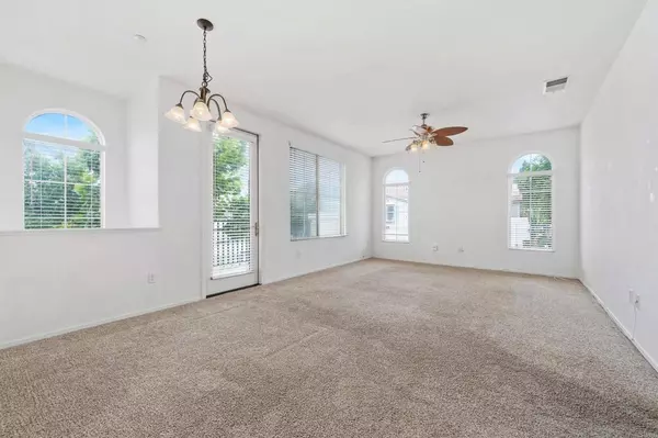 Oceanside, CA 92058,305 Island Way #6