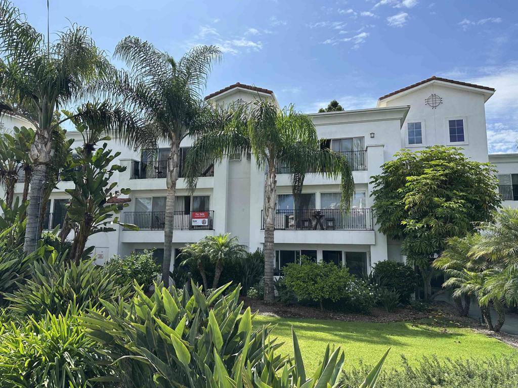 2005 Costa del Mar RD #627, Carlsbad, CA 92009
