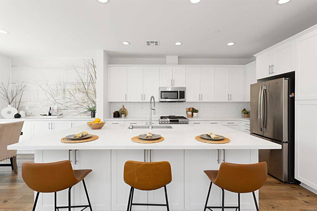 3127 Salina Rd, Carlsbad, CA 92010