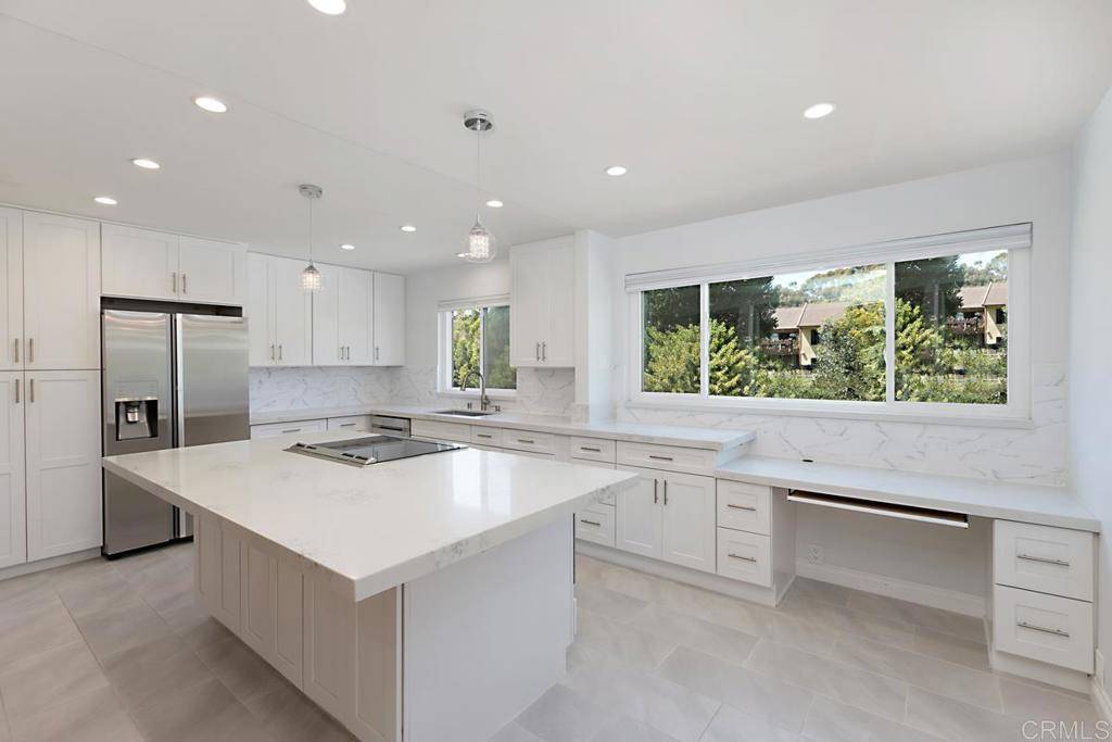 3984 La Jolla Vilage DR, La Jolla, CA 92037