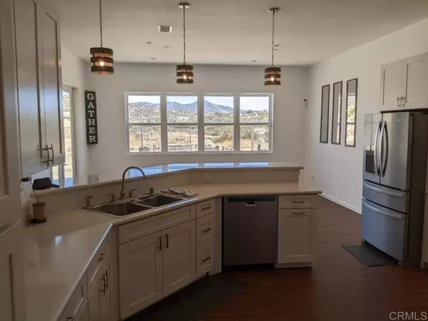 Aguanga, CA 92536,48725 Merrimac LN