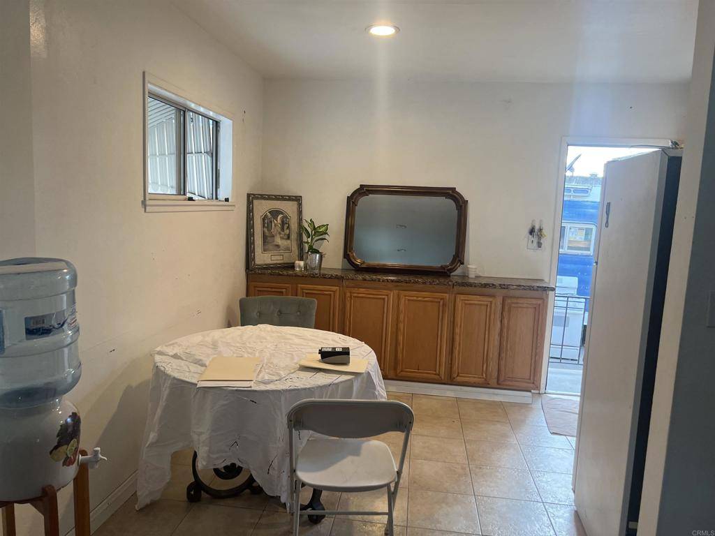 El Cajon, CA 92020,922 E. Chase AVE