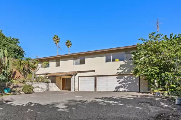 1140 Evergreen LN, Vista, CA 92084