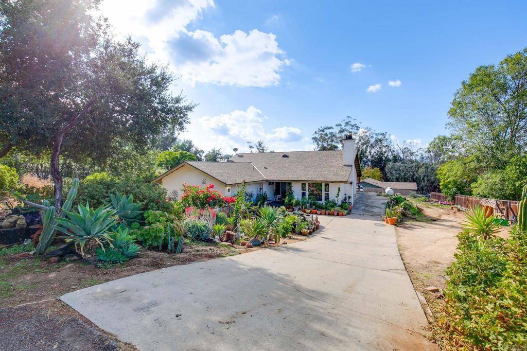 943 8th ST, Ramona, CA 92065