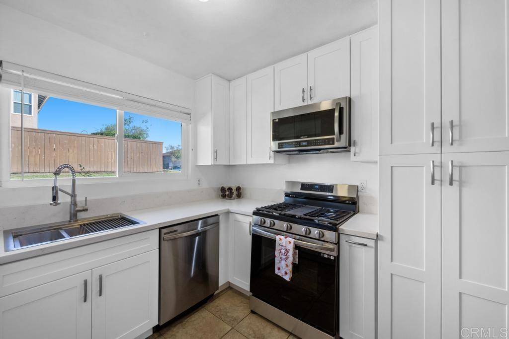10254 Princess Sarit WAY, Santee, CA 92071