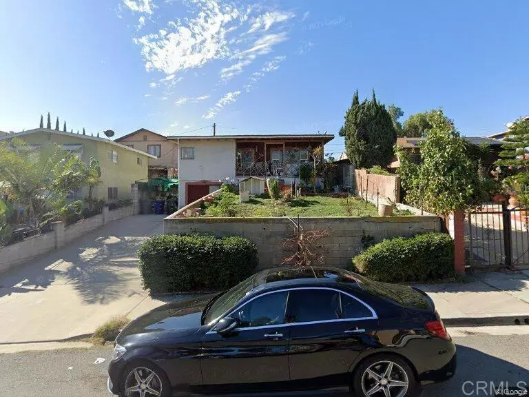 606 R AVE, National City, CA 91950
