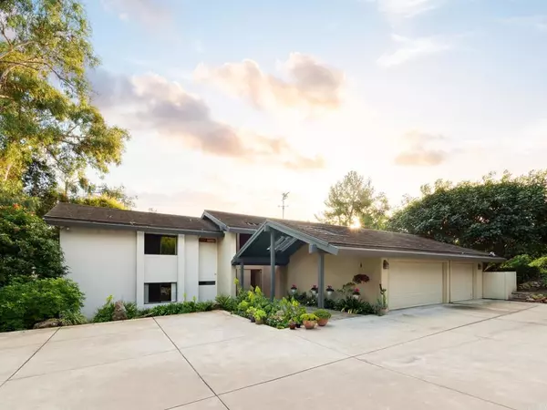 Rancho Santa Fe, CA 92067,4905 El Arco Iris