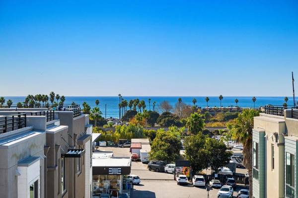 1562 Vista Del Mar WAY #1, Oceanside, CA 92054