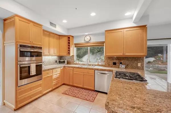 Escondido, CA 92026,28445 Fallen Tree LN