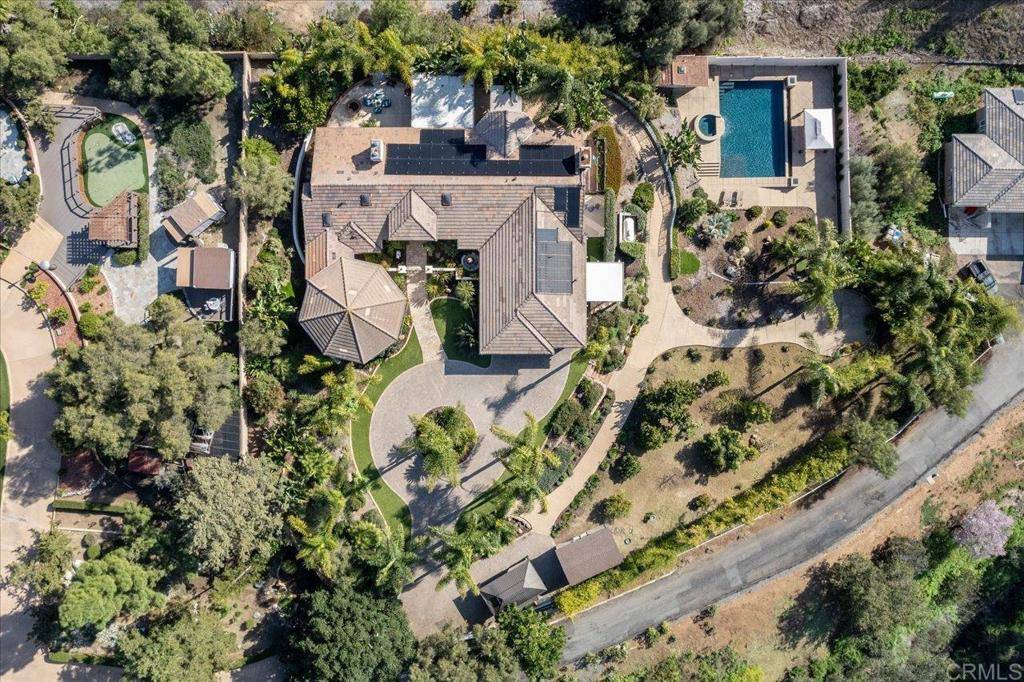2540 1/8 Foothill Dr, Vista, CA 92084