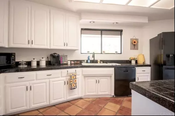 Escondido, CA 92026,10434 Burned Oak LN