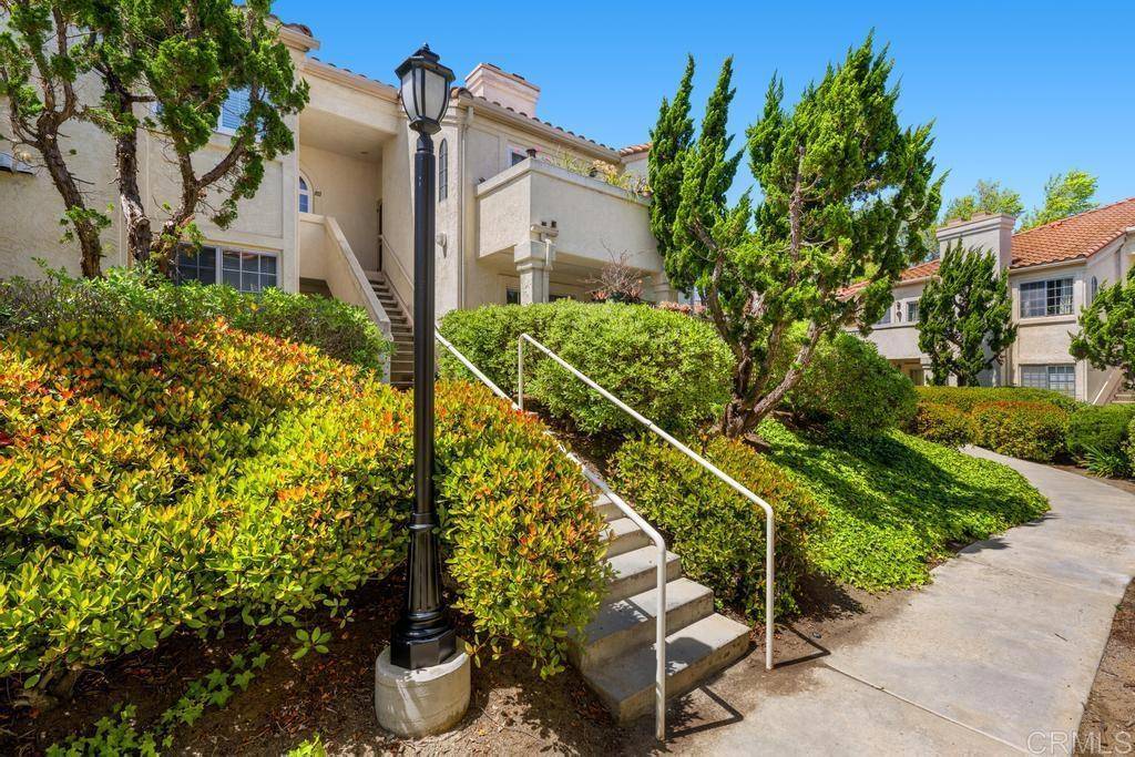 Vista, CA 92081,750 Breeze Hill RD #102