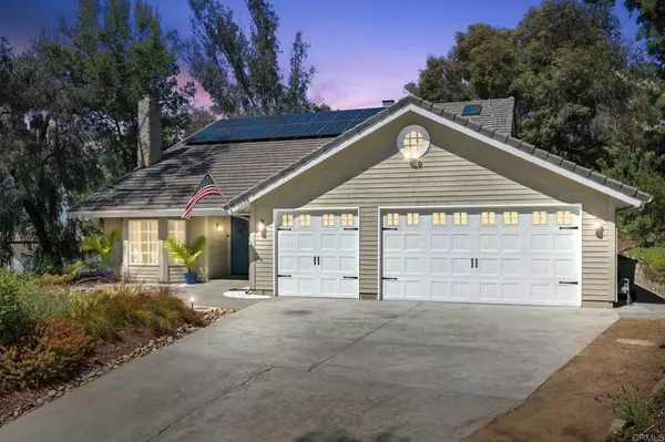Escondido, CA 92029,1338 Scenic DR
