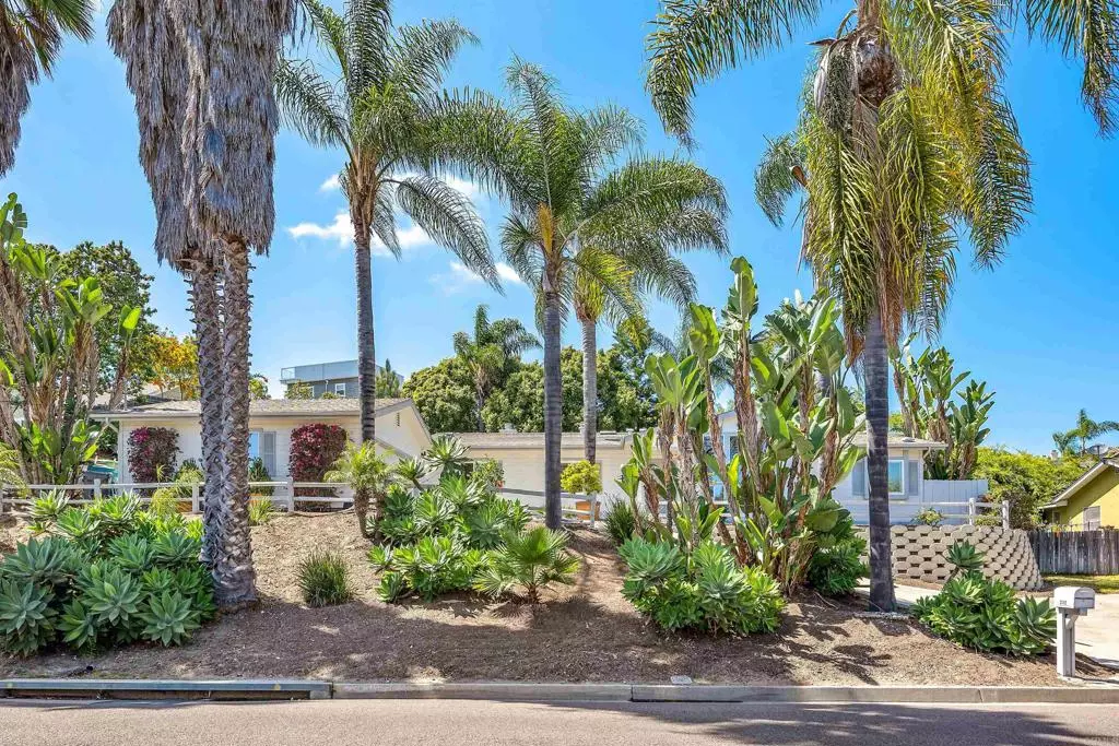 Oceanside, CA 92054,2392 IVY RD