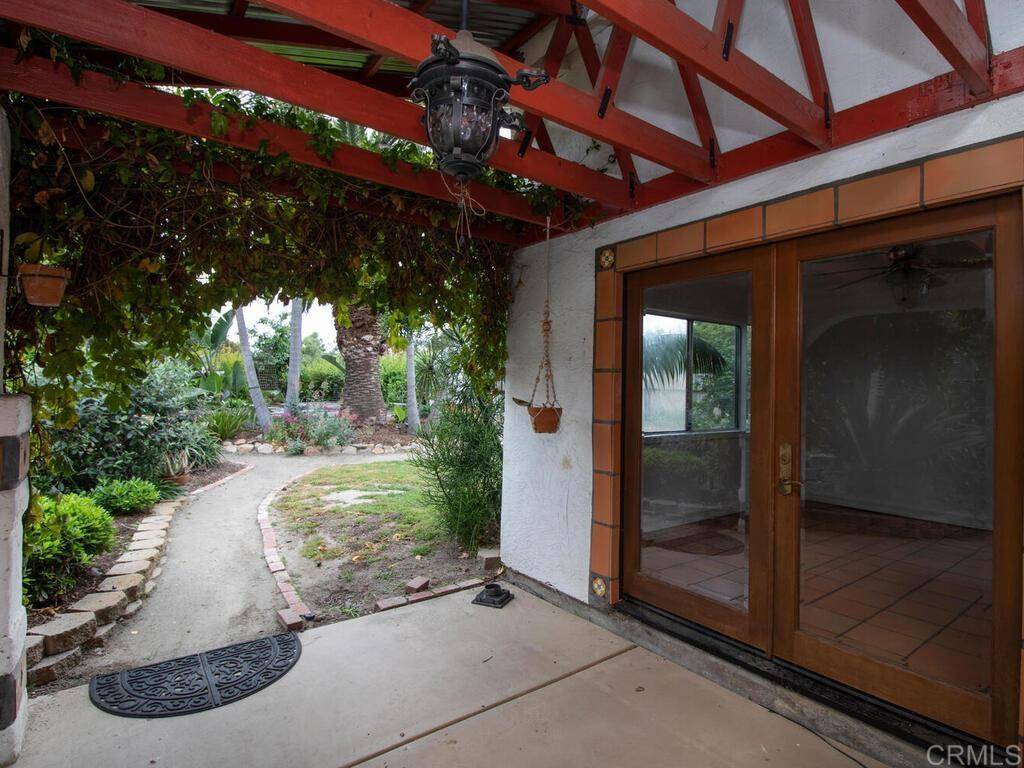 Oceanside, CA 92056,2357 Autumn DR
