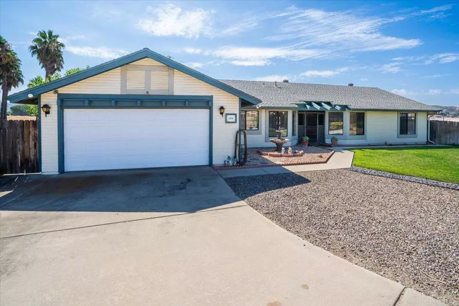 1376 Oakleaf LN, Ramona, CA 92065