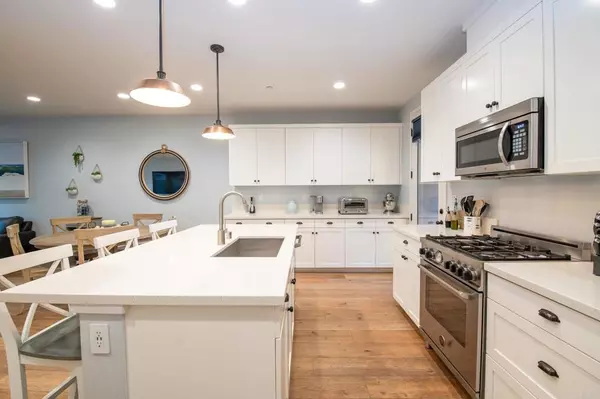 Oceanside, CA 92054,1558 Vista Del Mar WAY #2