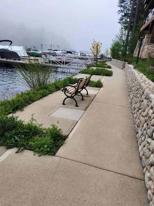 Lake Arrowhead, CA 92352,27614 Meadow Bay DR