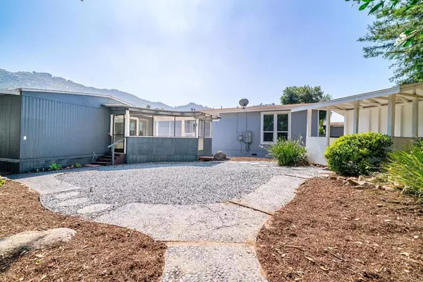 Escondido, CA 92026,8975 Lawrence Welk DR #35