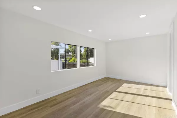 Escondido, CA 92027,2550 E Valley Pkwy #31