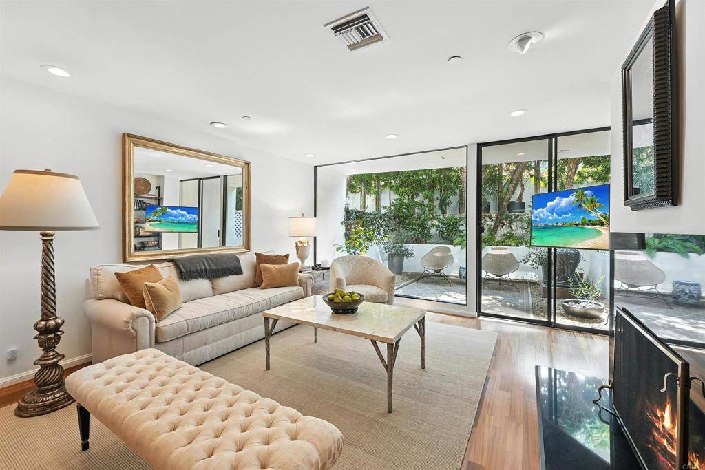 La Jolla, CA 92037,101 Coast BLVD #1C