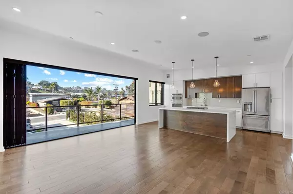 Solana Beach, CA 92075,638 Valley AVE