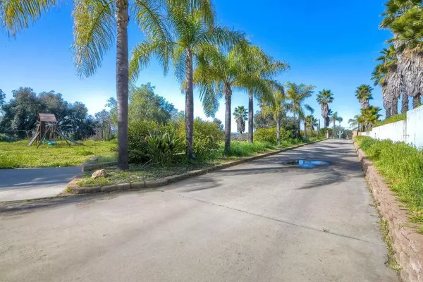 Valley Center, CA 92082,16001 Dorothy LN