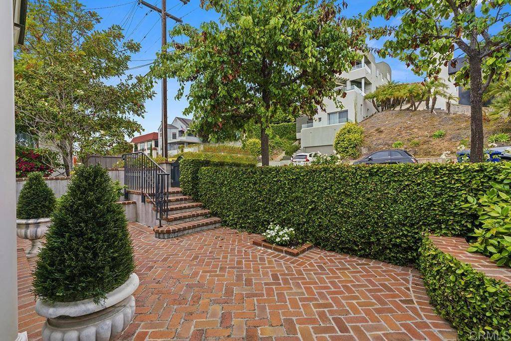 San Diego, CA 92110,2045 W California ST