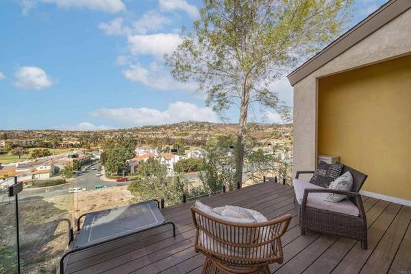 Carlsbad, CA 92009,2918 La Costa AVE