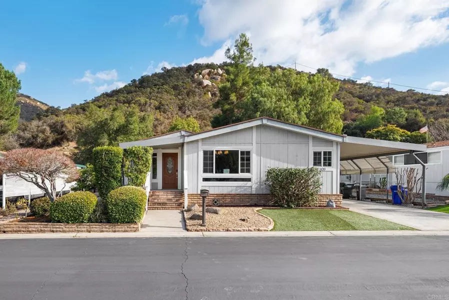 8975 Lawrence Welk DR #309, Escondido, CA 92026