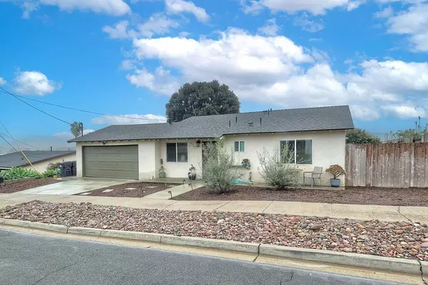 2727 Lancelot DR, Oceanside, CA 92054