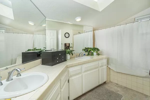 Encinitas, CA 92024,656 Westlake ST
