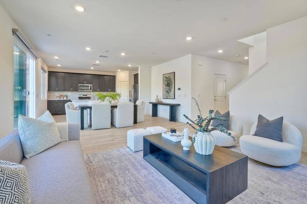 802 Brookdale DR, Vista, CA 92081