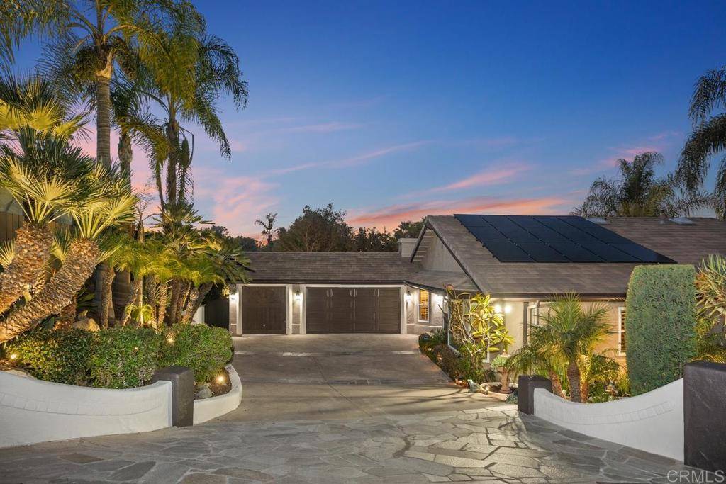1213 Allea LN, Vista, CA 92083