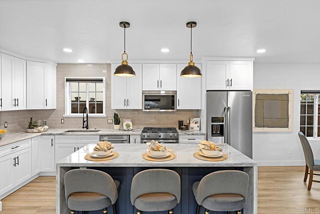 San Diego, CA 92104,4122 Utah ST