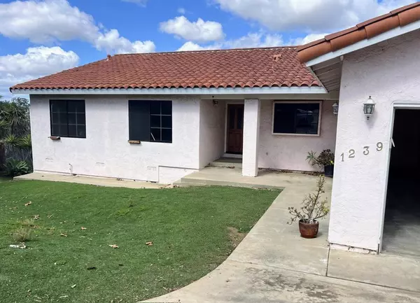 1239 Cypress DR, Vista, CA 92084