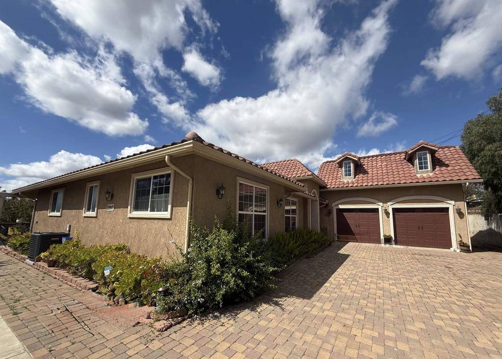 2845 47 E Vista WAY, Vista, CA 92084