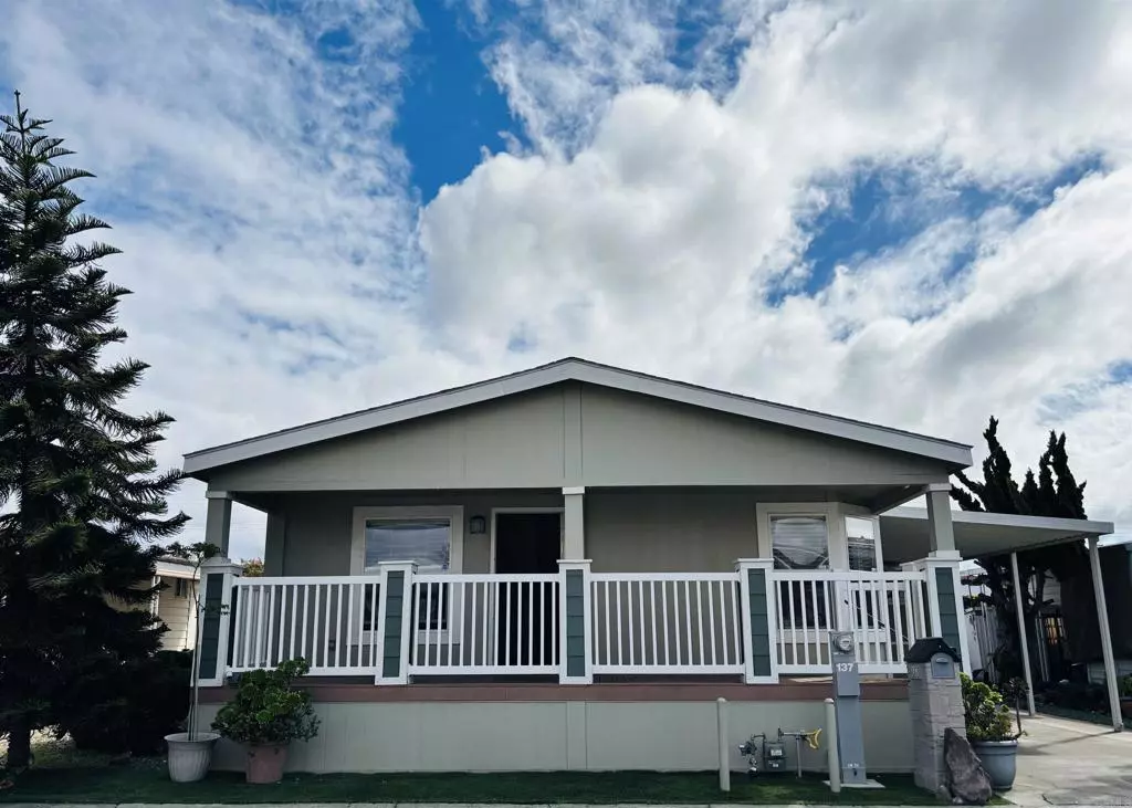 Vista, CA 92084,1010 E BOBIER #137