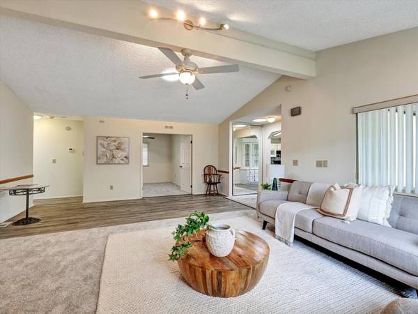 Carlsbad, CA 92010,3462 Don Jose DR